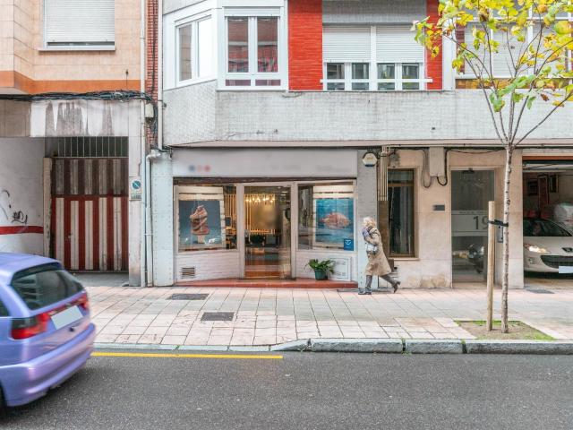 local comercial en calle Marcos Del Torniello 19