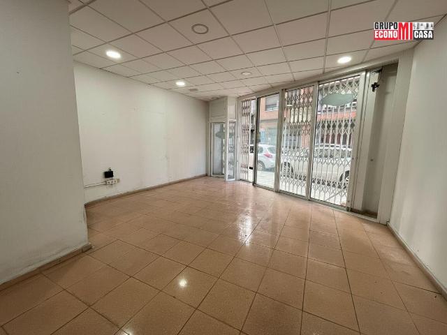 Local Comercial en Carolinas Altas. Alicante Disponible en venta o Alquiler/ 120.000€ / 700€/m