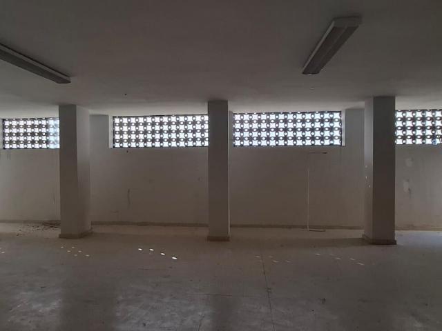 LOCAL COMERCIAL EN CARRIZO DE LA RIBERA