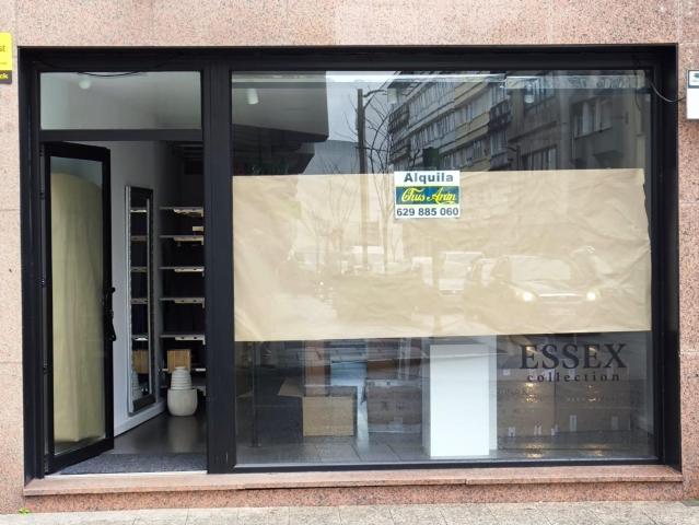 Local comercial en c/Fomento de Carballo
