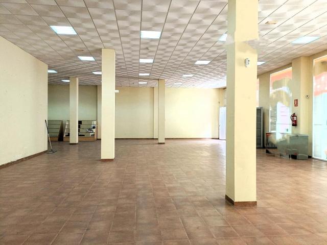 ¡GRAN OPORTUNIDAD! Local Comercial con Posibilidad de Cambio de Uso a Vivienda en Alicante Zona La Florida