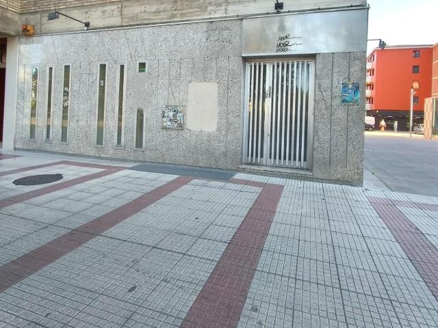 # *Local Comercial en Alquiler | 70 m2 | Excelente Ubicación en Calle Comercial | Navarra Viviendas