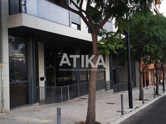 LOCAL COMERCIAL EN ALQUILER CON SALIDA DE HUMOS