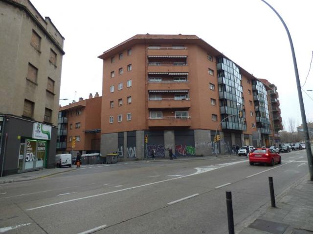 LOCAL COMERCIAL EN ALQUILER DE 600M2 DIVIDIBLE EN ZONA CTRA DE VIC DE MANRESA