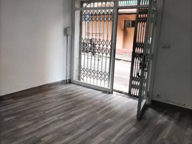 Local comercial en Alquiler en Col.legis Nous