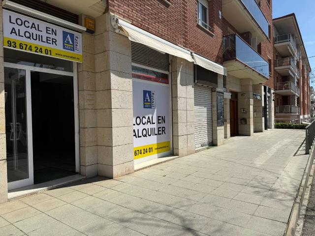 Local comercial en Alquiler en Coll Favà