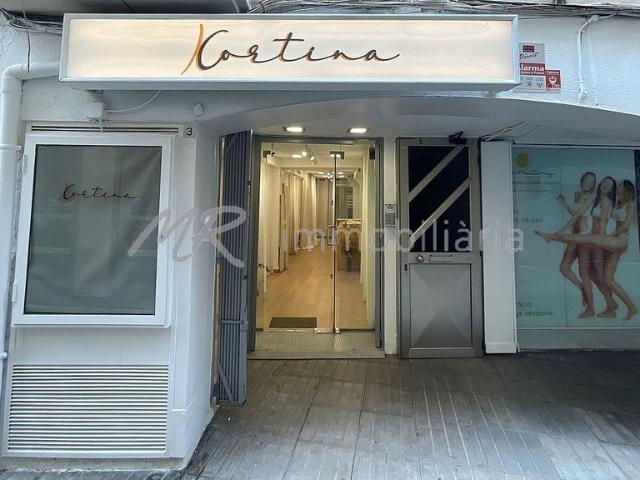 Local comercial en alquiler en calle Catalunya, Granollers, de 52 m² por 900
