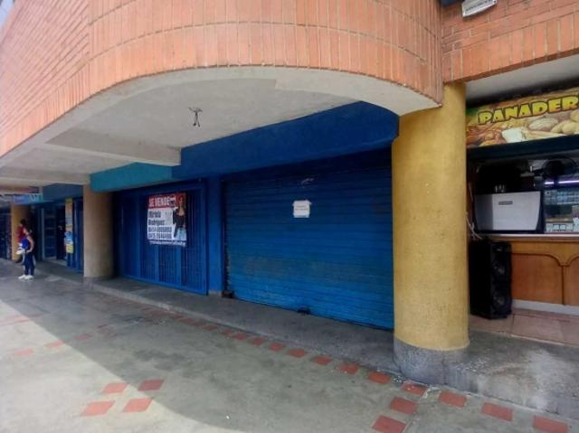 LOCAL COMERCIAL EN ALQUILER EN CALLE CANTAURA Y.A.10002834