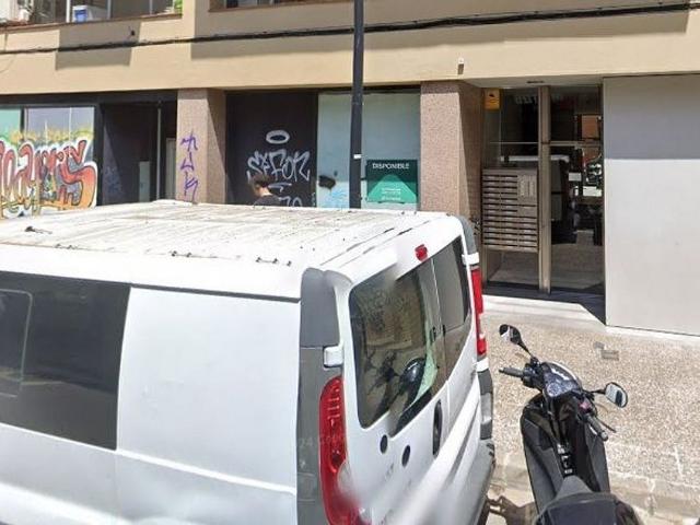 Local comercial en alquiler en calle Carles Rahola, Girona, de 203 m² por 1.320