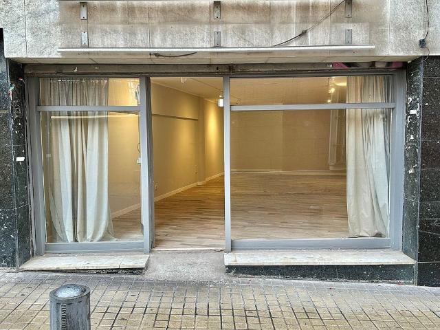 Local comercial en alquiler en calle Ciutat de Balaguer, Barcelona, de 50 m² 2 habitaciones por 650