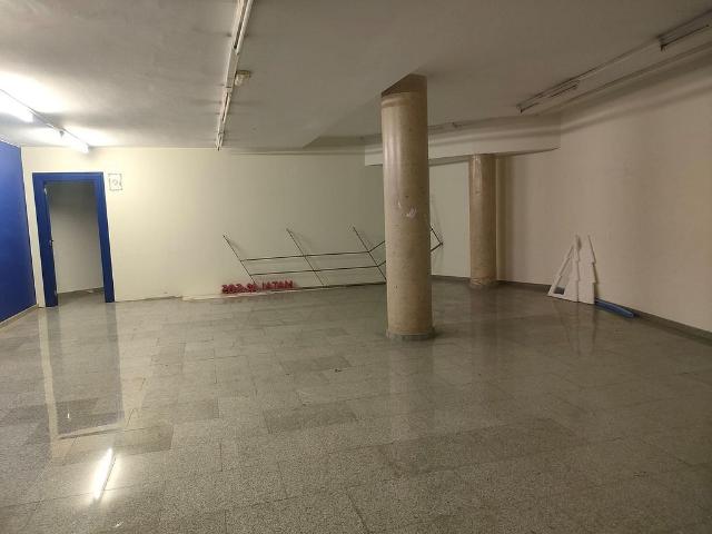 Local comercial en alquiler en calle Creu Coberta, Barcelona, de 450 m² 2 habitaciones por 8.500