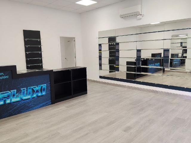Local comercial en alquiler en calle Anselm Clave, Cambrils, de 90 m² 3 habitaciones por 600