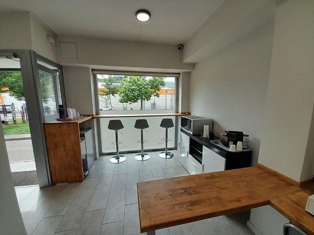 Local comercial en alquiler en calle Abat Bernat de Peramola, Olot, de 76 m² por 950