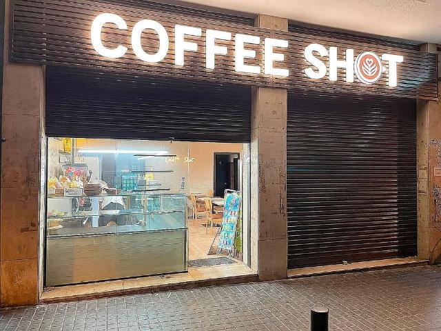 Local comercial en alquiler en calle Almería, Hospitalet de Llobregat, L´, de 53 m² 2 habitaciones por 800