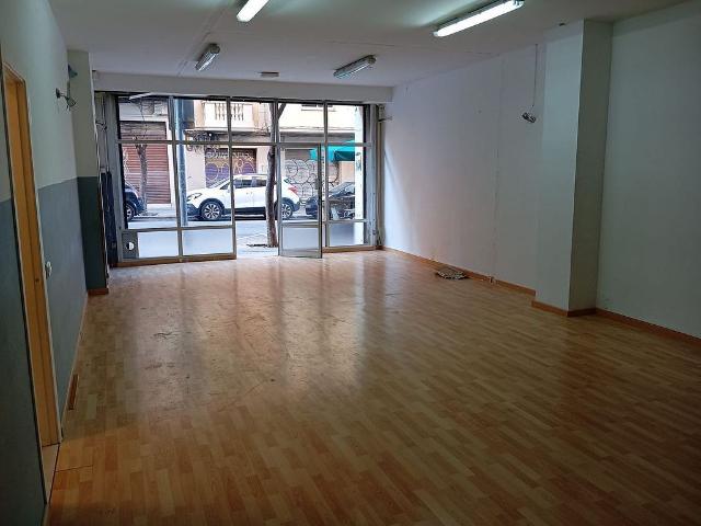 Local comercial en alquiler en calle Bobila, Barcelona, de 87 m² 2 habitaciones por 975