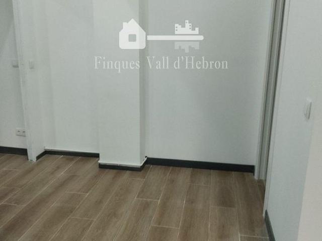 Local comercial en alquiler en calle Getsemaní, Barcelona, de 45 m² 2 habitaciones por 500