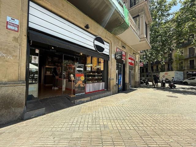 Local comercial en alquiler en calle Gran Via de Les Corts Catalanes, Barcelona, de 75 m² 3 habitaciones por 3.149