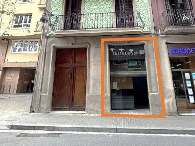 Local comercial en alquiler en calle Gran de Gràcia, Barcelona, de 120 m² 1 habitación por 2.100