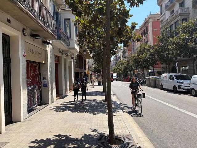 Local comercial en alquiler en calle Gran de Gràcia, Barcelona, de 130 m² 3 habitaciones por 4.500