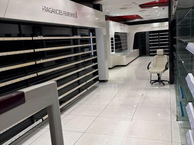 Local comercial en alquiler en calle Gran de Gràcia, Barcelona, de 130 m² 3 habitaciones por 4.500