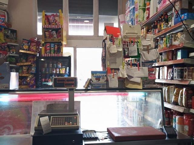 Local comercial en alquiler en calle D'ausiàs Marc, Badalona, de 130 m² 1 habitación por 370