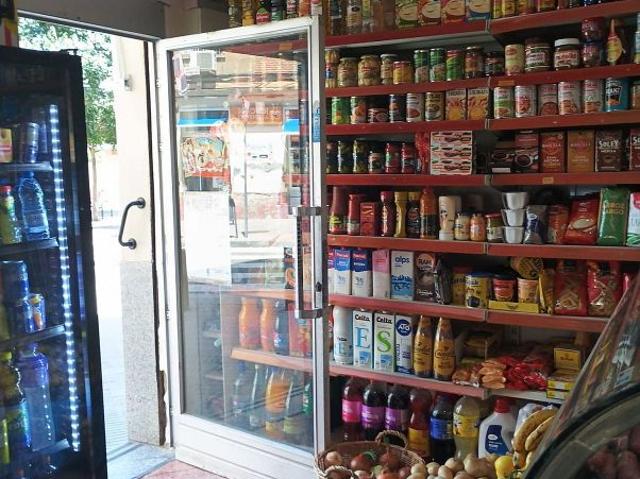 Local comercial en alquiler en calle D'ausiàs Marc, Badalona, de 130 m² 1 habitación por 370