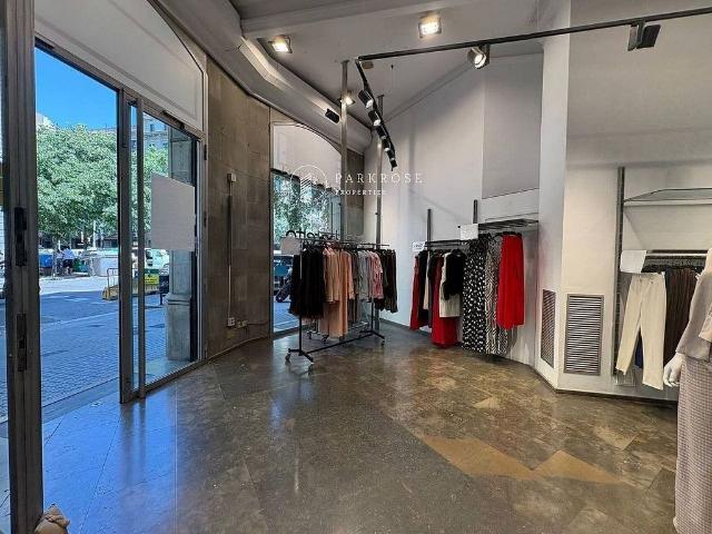Local comercial en alquiler en calle D'ausiàs Marc, Barcelona, de 400 m² 2 habitaciones por 5.500