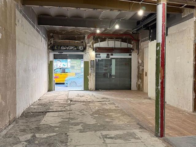 Local comercial en alquiler en calle D'ausiàs Marc, Barcelona, de 260 m² 2 habitaciones por 5.500