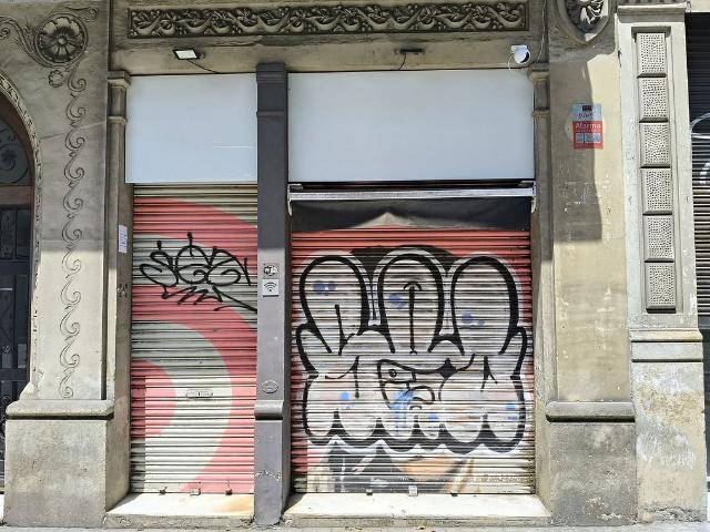 Local comercial en alquiler en calle D'aragó, Barcelona, de 100 m² 2 habitaciones por 1.500