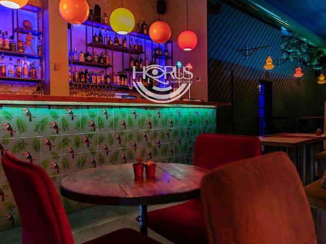 Bar en alquiler en calle D'aribau, Barcelona, de 80 m² 1 habitación por 2.600