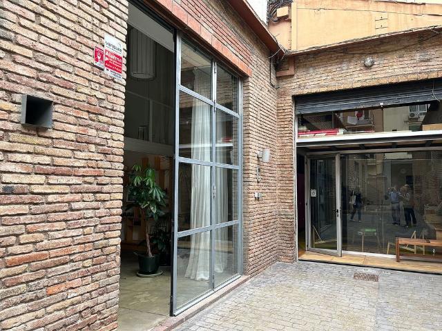 Local comercial en alquiler en calle De Còrsega, Barcelona, de 85 m² 2 habitaciones por 1.750