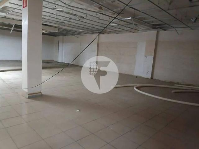Local comercial en alquiler en calle De Can Bruixa, Barcelona, de 500 m² por 3.500