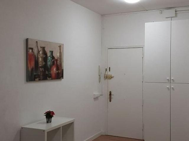 Local comercial en alquiler en calle De Cartagena, Barcelona, de 35 m² 1 habitación por 968