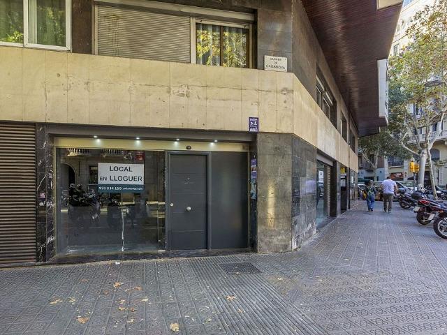 Local comercial en alquiler en calle De Casanova, Barcelona, de 109 m² 1 habitación por 2.200