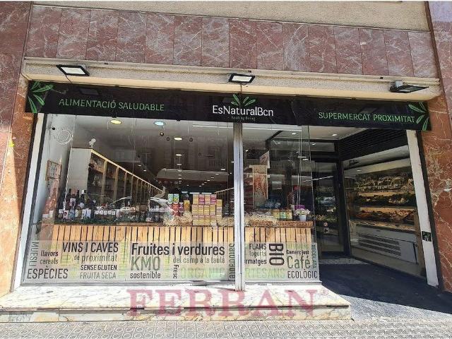Local comercial en alquiler en calle De Casanova, Barcelona, de 200 m² por 2.600