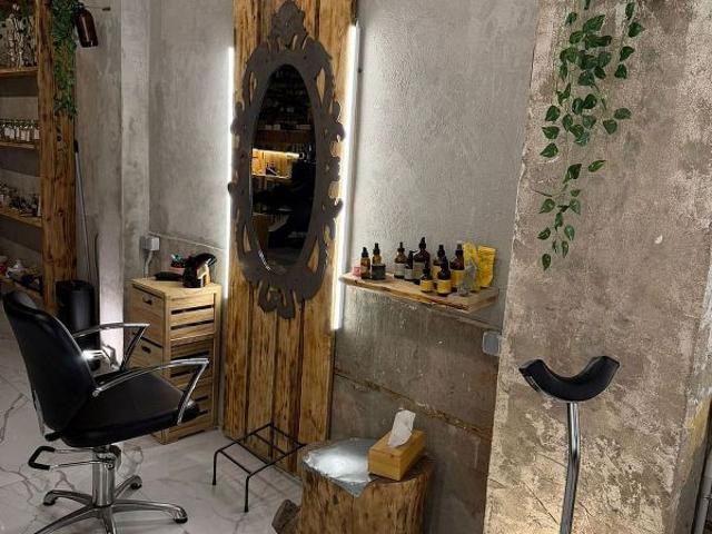 Local comercial en alquiler en calle De Casp, Barcelona, de 130 m² 7 habitaciones por 1.790