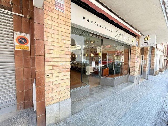 Local comercial en alquiler en calle De Castelló, Sant Sadurní d´Anoia, de 235 m² por 1.000