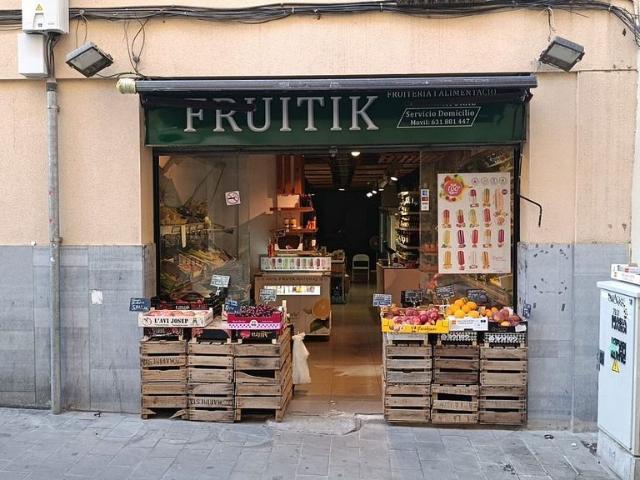 Local comercial en alquiler en calle De Bonaplata, Barcelona, de 117 m² 2 habitaciones por 1.300