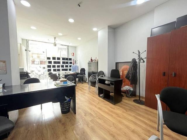 Local comercial en alquiler en calle De Balmes, Barcelona, de 55 m² por 1.000