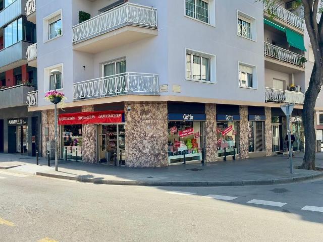 Local comercial en alquiler en calle De Berenguer III, Mollet del Vallès, de 111 m² 2 habitaciones por 3.250