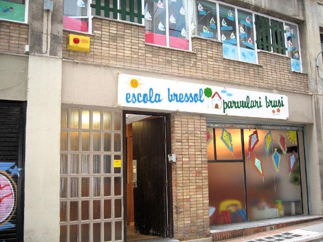 Local comercial en alquiler en calle De Brusi, Barcelona, de 122 m² 13 habitaciones por 1.000