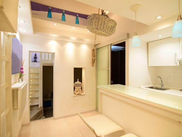 Local comercial en alquiler en calle De Bretón de Los Herreros, Barcelona, de 22 m² 1 habitación por 786