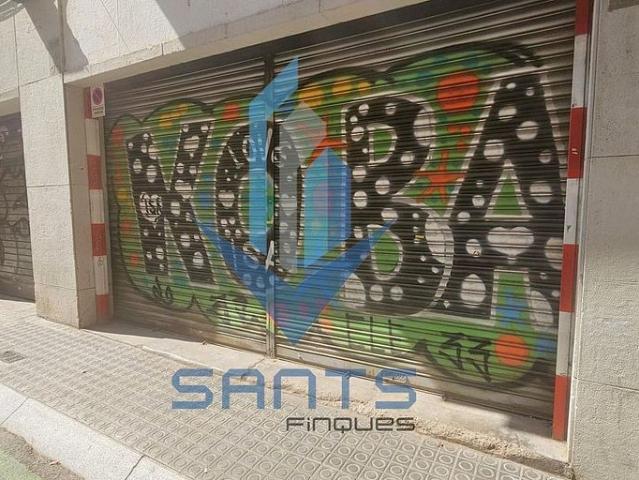 Local comercial en alquiler en calle De Gavà, Barcelona, de 102 m² 2 habitaciones por 800