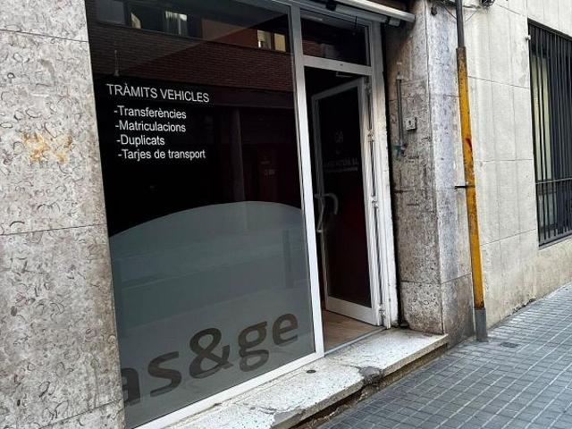 Local comercial en alquiler en calle De Gayarre, Barcelona, de 25 m² por 700