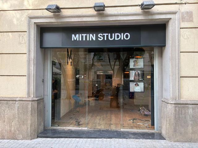 Local comercial en alquiler en calle De Gandesa, Barcelona, de 100 m² 2 habitaciones por 1.490