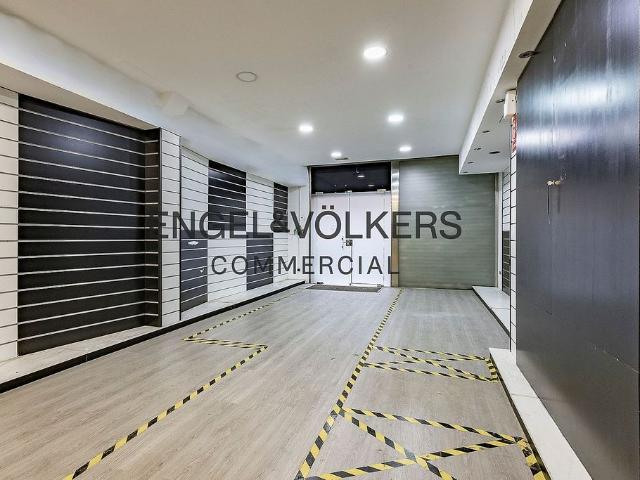 Local comercial en alquiler en calle De Girona, Barcelona, de 219 m² por 3.500