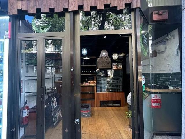 Local comercial en alquiler en calle De Gràcia, Barcelona, de 55 m² por 2.050