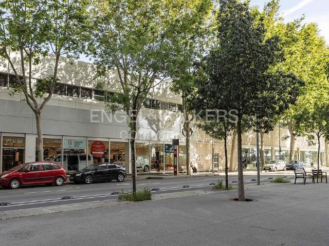 Local comercial en alquiler en calle De Guipúscoa, Barcelona, de 310 m² por 5.900
