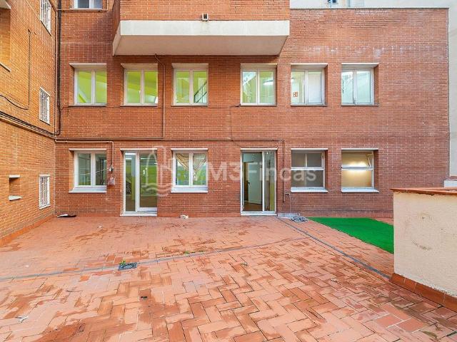 Local comercial en alquiler en calle De Dalmàcia, Barcelona, de 199 m² 1 habitación por 1.850