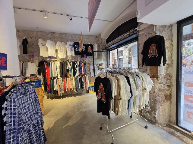 Local comercial en alquiler en calle De Ferlandina, Barcelona, de 48 m² 2 habitaciones por 1.291